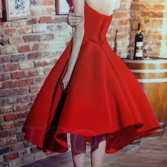 Dress - Picture 2 of 4